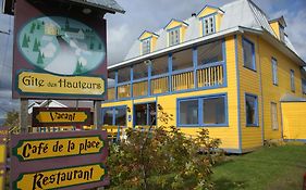 Gîte des Hauteurs et Café de la place